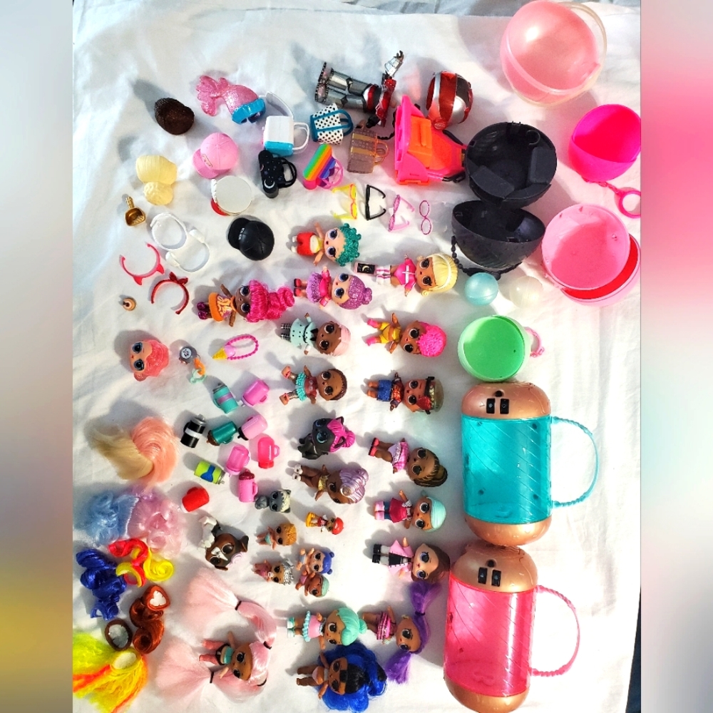 : * LOL SURPRISE MINI FIGURES OF Dolls Pets Cases & accessories bundle